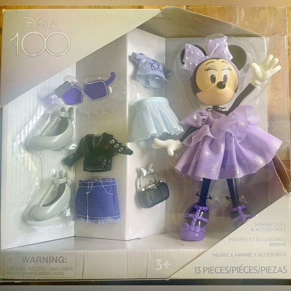 NIB Disney 100th anniversary Minnie w 13 piece wardrobe set. Purple Blk silver
